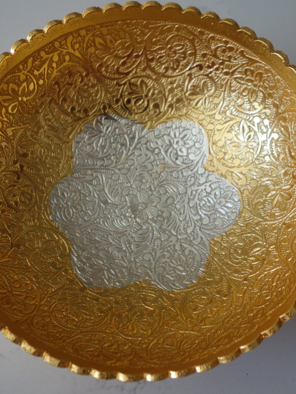 Beautiful Gold & Silver Tone Metal Decorative Bowl Floral Embossed New
